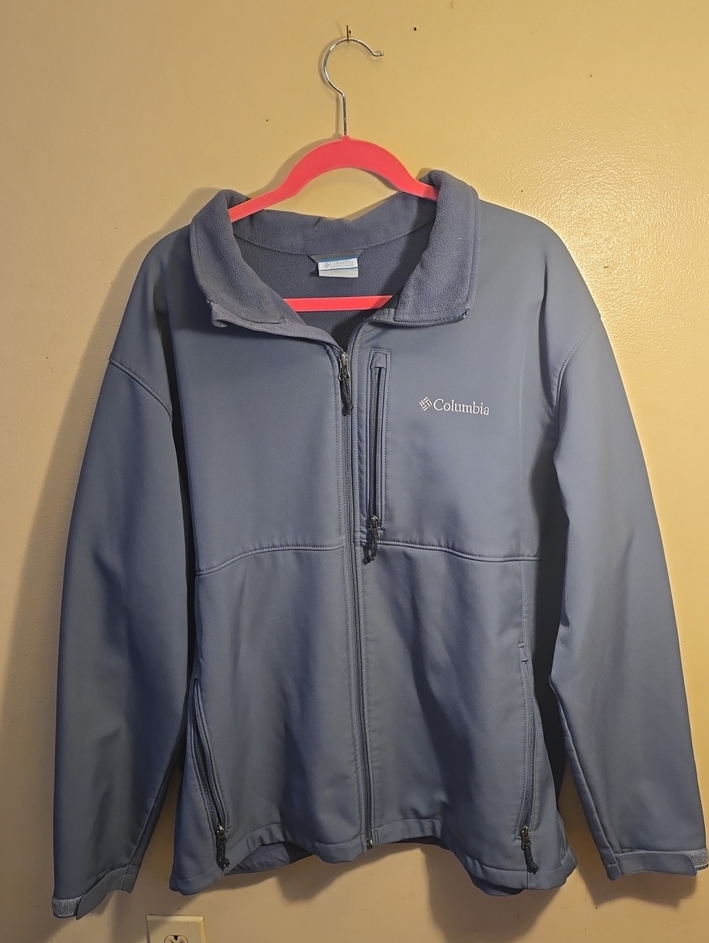 Columbia Men's Grey Softshell Jacket with Fleece Collar